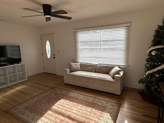 2nd image of 2443 Mountain View Dr