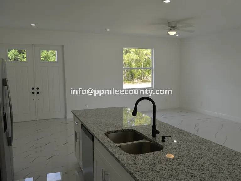 2611 Carol Pl — Photo 10