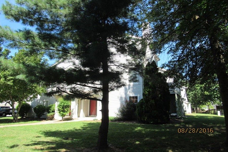 2nd image of 13944 King George Way