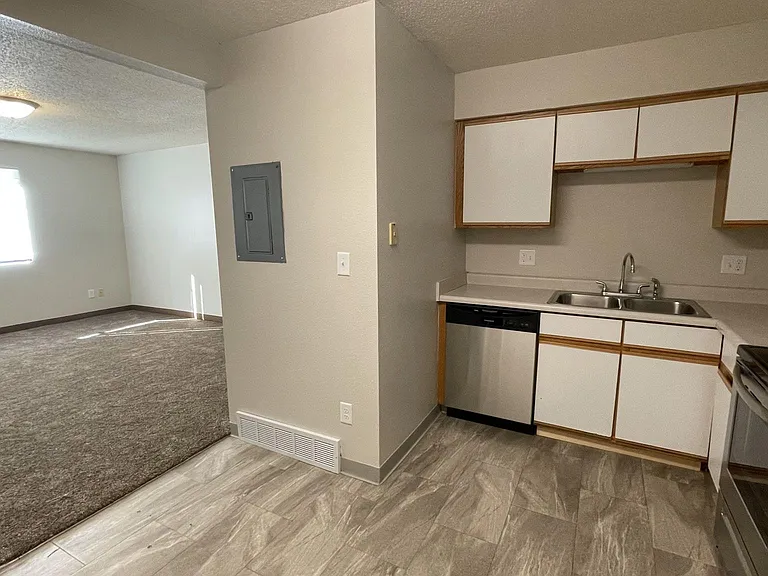2458 Lakeside Dr #2 — Photo 4