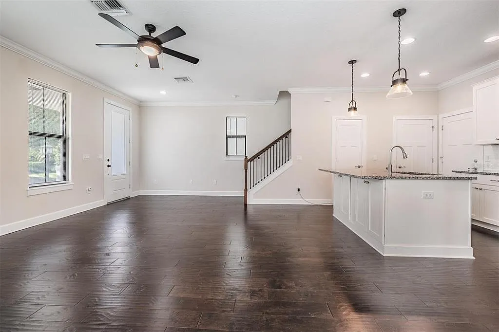 3 bed, 2.5 bath, 1569 sqft, $2,850 — Photo 4