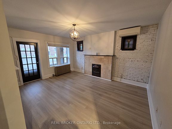 2nd image of 479 Aberdeen Ave #1