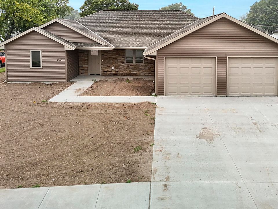 1st image of 1200 E Ave