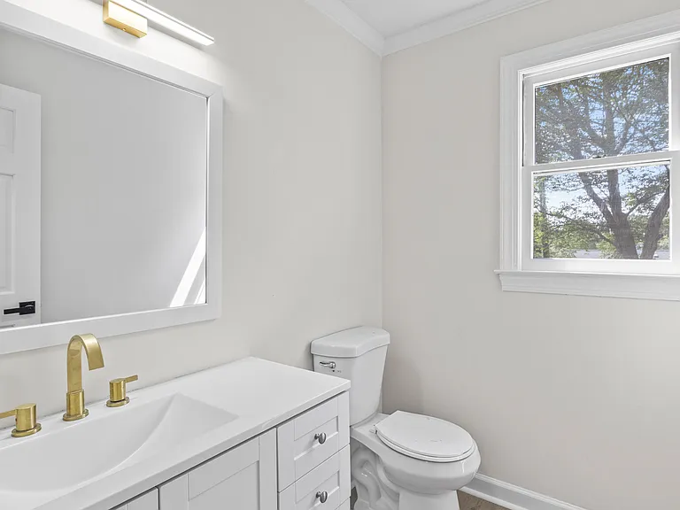 623 Elmwood Ct — Photo 17