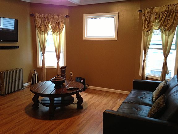5th image of 228 S Burnett St #2