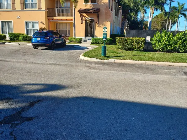3561 Forest Hill Boulevard #72, Palm Springs, FL 33406