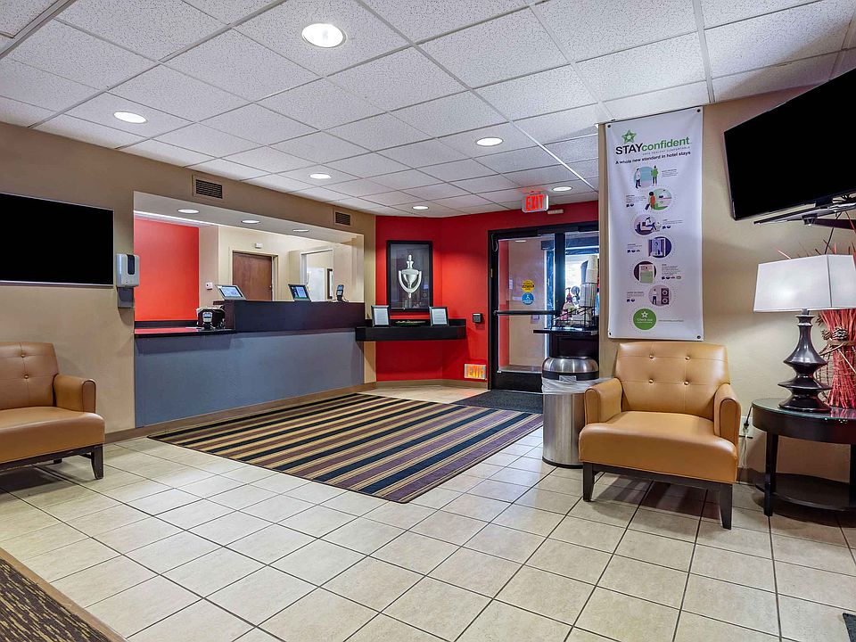 Lobby and Guest Check-in