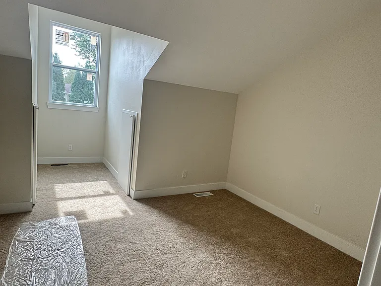 1101 Emerald Cv — Photo 10