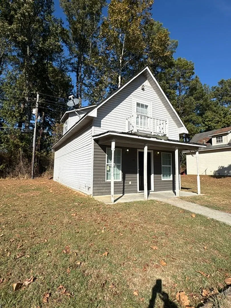 Renovated 3 Bedroom 2 Bath Home for Rent! — Photo 2
