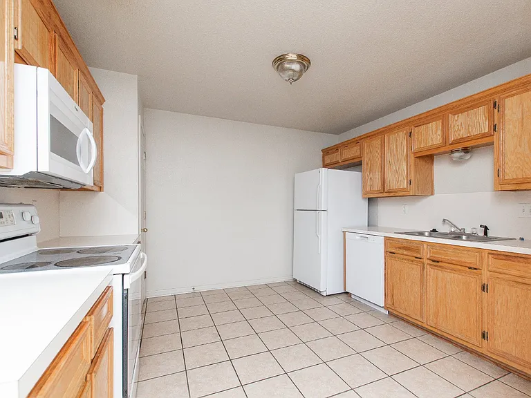 5009 John David Dr #A — Photo 8