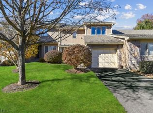 3 Carswell Ct, Basking Ridge, NJ 07920