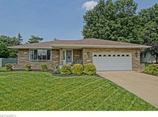1471 Aspenwood Dr, Seven Hills, OH 44131