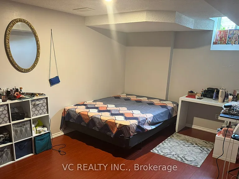 1625 Astrella Cres — Photo 7