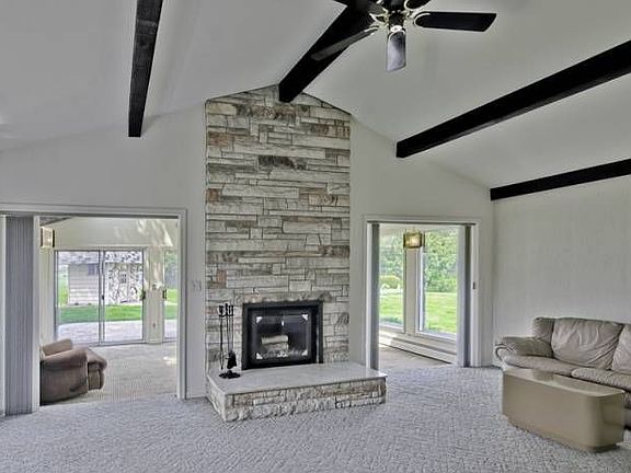 Family Room w/Fireplace