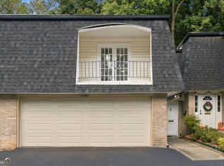 5540 Chemin De Vie, Sandy Springs, GA 30342