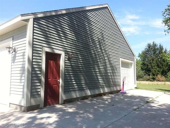 2nd image of 6506 Harbor Pines Ln