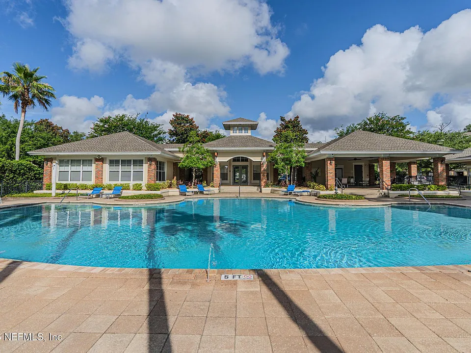 7801 Point Meadows Dr #4210