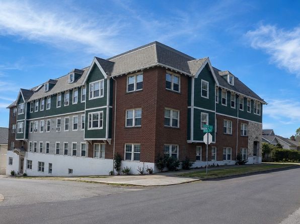 267 SE Washington Ave APT 103