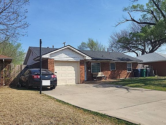 3rd image of 2121 SW 61st Ter