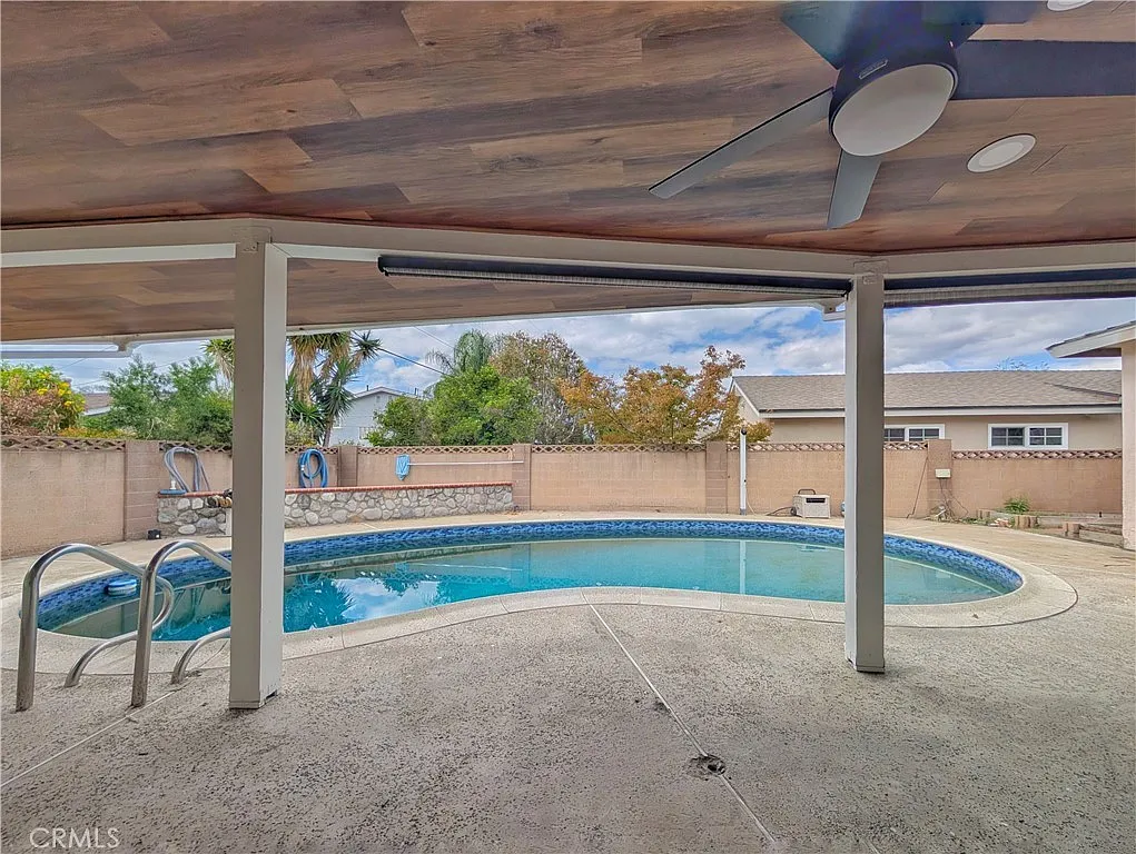 3 bed, 1755 sqft, $4,100 — Photo 3