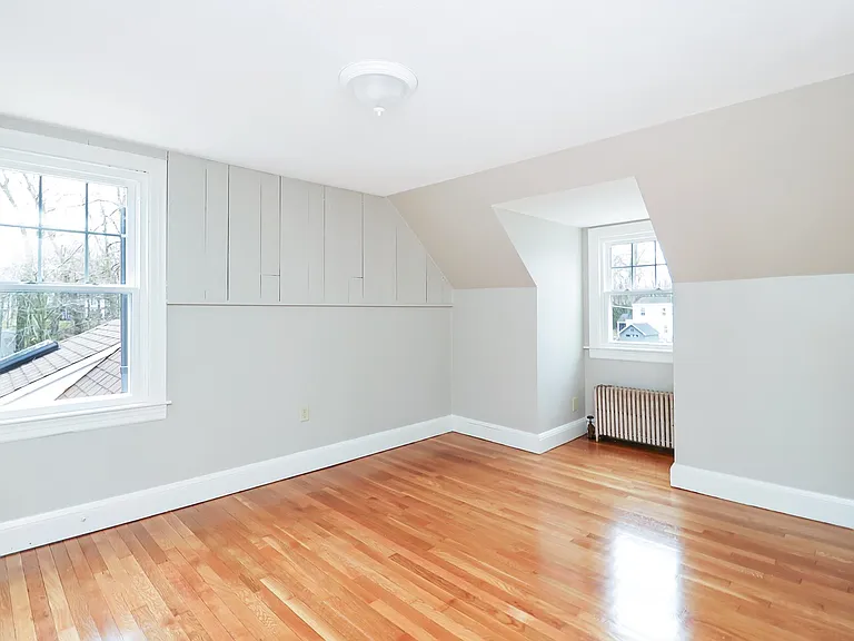 142 Elmwood Ave — Photo 23