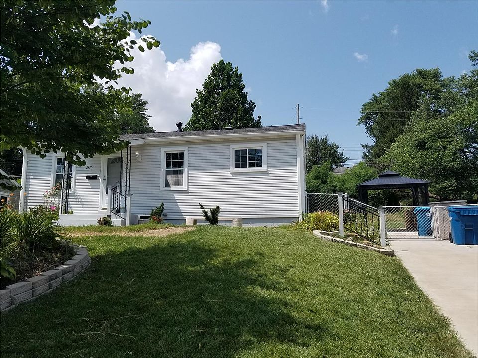 1st image of 2725 Chatham Dr