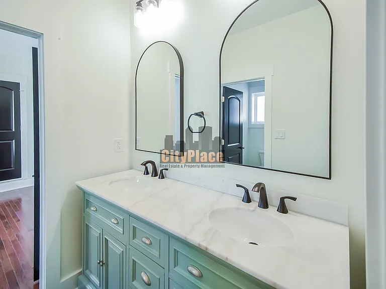 843 N Park Ave — Photo 20