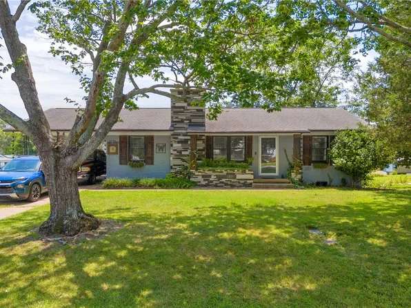 312 N Piedmont St, Westminster, SC 29693