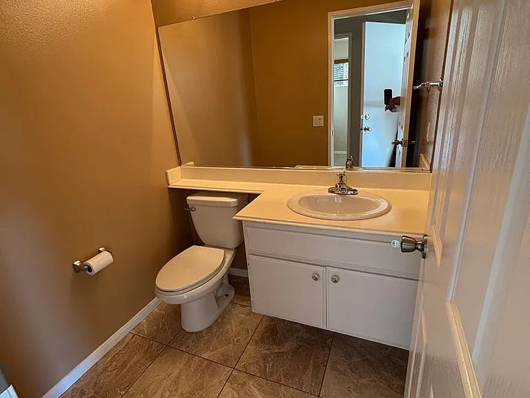 10463 Graham Ct — Photo 2