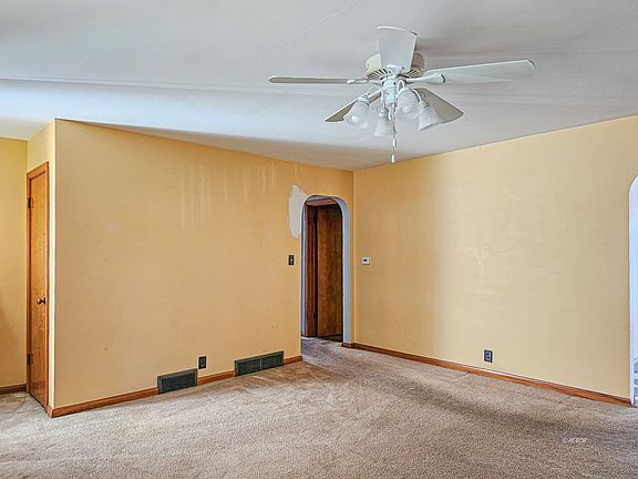 5th image of 115 Mabeline Dr