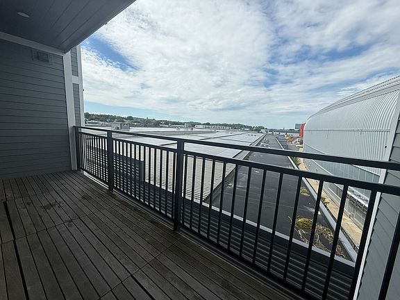 4th image of 26 Hichborn St #14