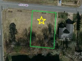 906 4th St NE, Conover, NC 28613