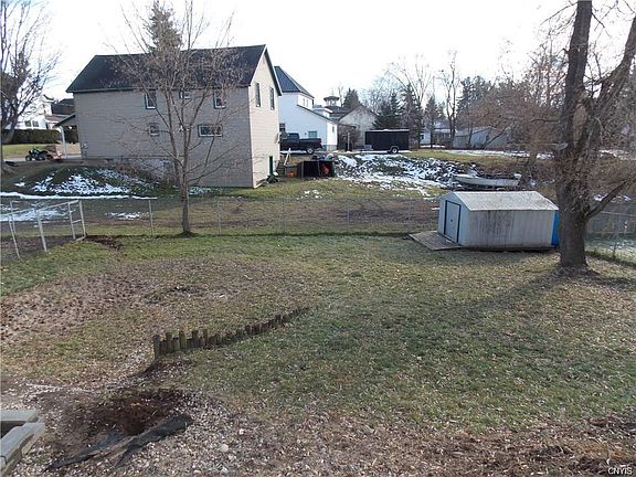 5th image of 132 Barnes St