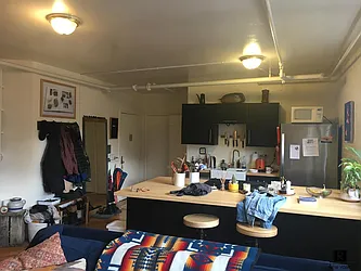 Rented by R New York