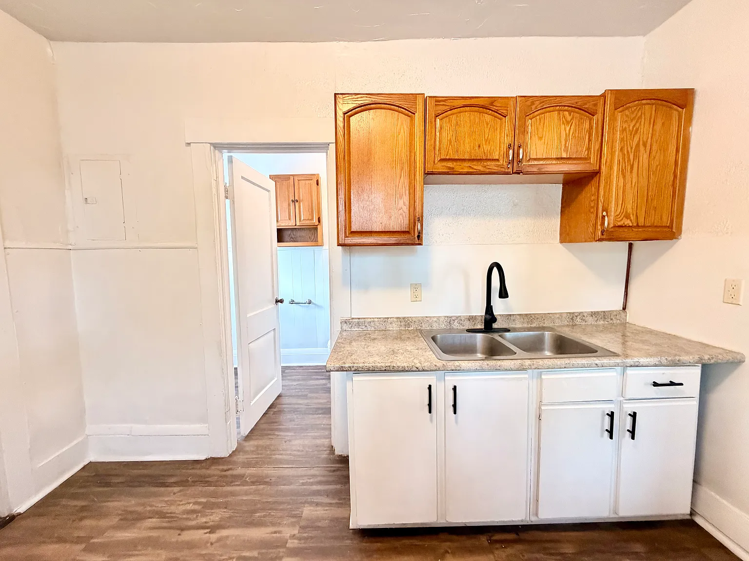2 bed, 840 sqft, $750 — Photo 3
