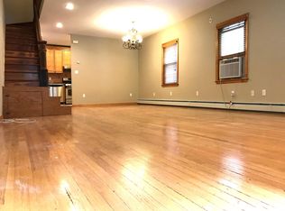 6402 Pleasantview St, Middle Village, NY 11379