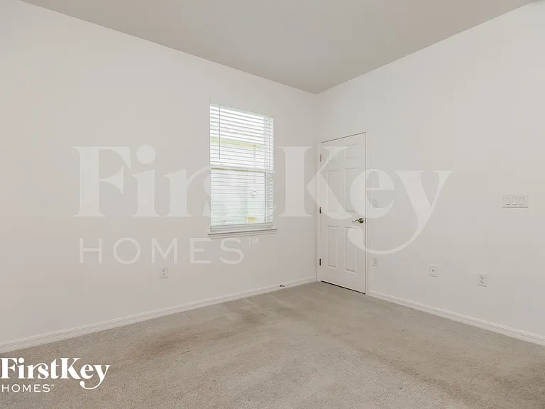 1630 Isleta Loop — Photo 13