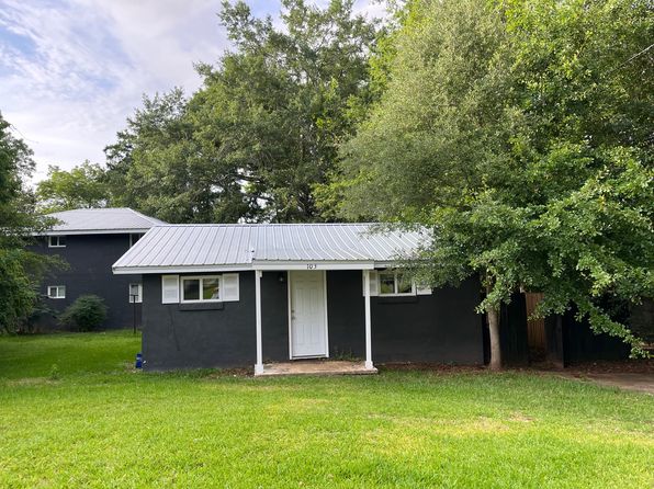 103 Wesley Dr