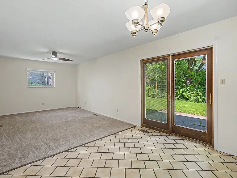 819 Gleneagle Dr — Photo 16