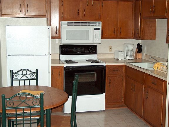 Kitchen & Breakfast nook
