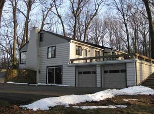 22 Dogwood Ln, Pomona, NY 10970