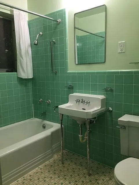 1 bed, 1.0 bath, 778 sqft, $975 — Photo 2