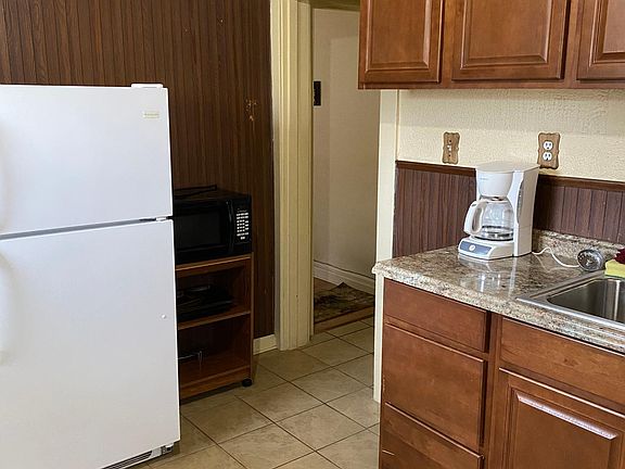 5th image of 618 Logan Ave