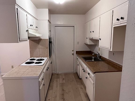 2nd image of 3604 Elkhorn Blvd