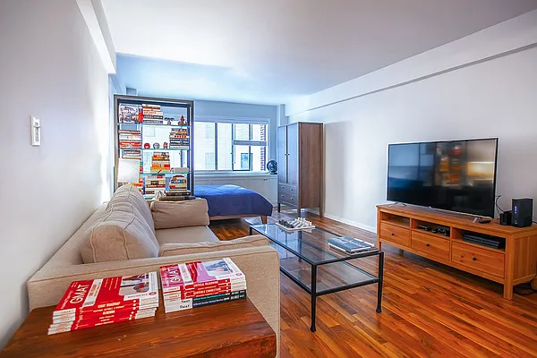 Rented by Exor Asset Managment LLC | media 11