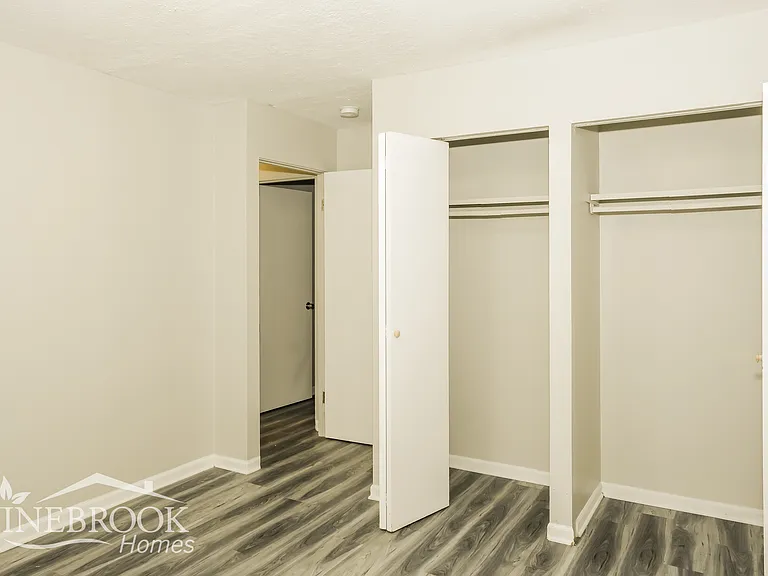 6104 Valley Park Dr NW — Photo 13