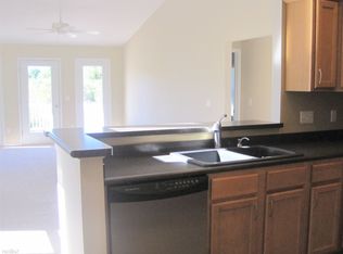 16122 Park Lake Rd, East Lansing, MI 48823