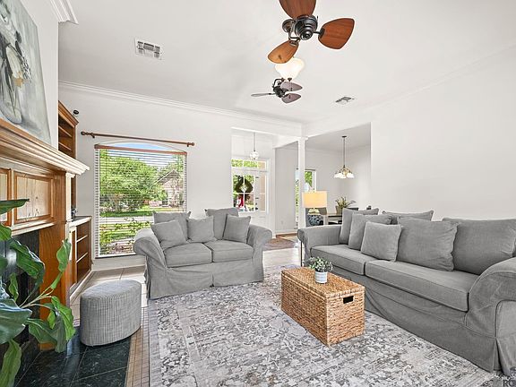 3rd image of 10526 Springbrook Ave