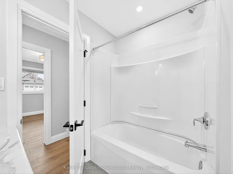 535 Elgin St — Photo 35