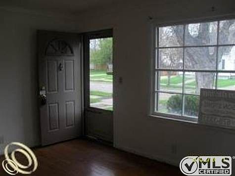 19391 Grandview 2.jpg